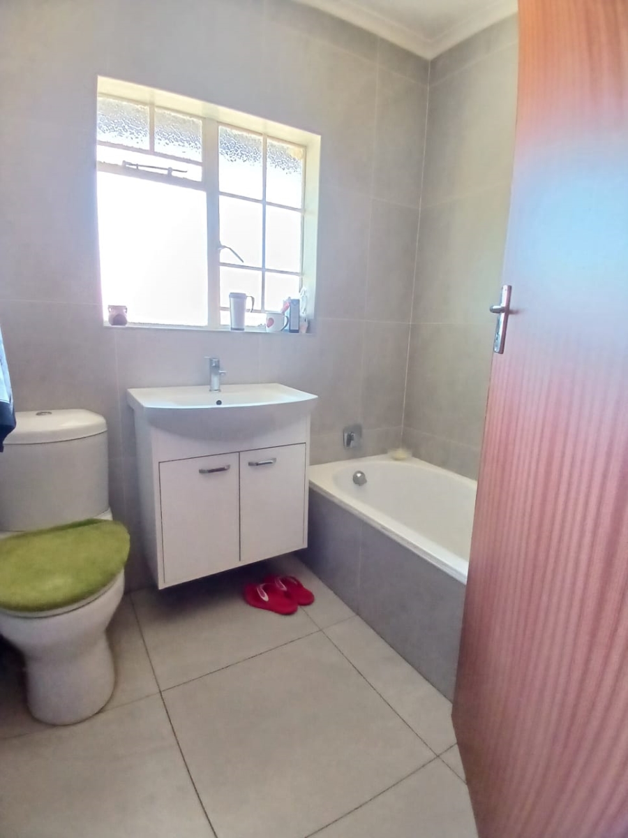 4 Bedroom Property for Sale in Vaalpark Free State